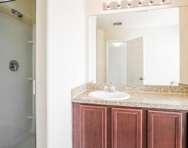 2438 Connors Path Court - Photo Thumbnail 13