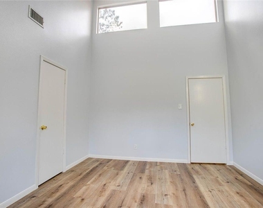 605 Jeff Davis Court - Photo Thumbnail 21
