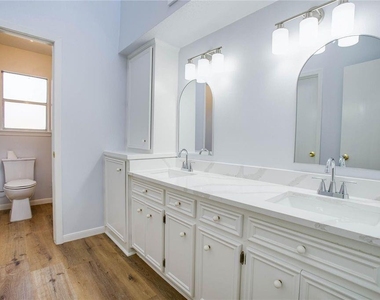 605 Jeff Davis Court - Photo Thumbnail 22