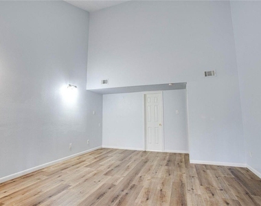 605 Jeff Davis Court - Photo Thumbnail 15