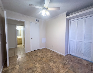 2121 Hepburn Street - Photo Thumbnail 10