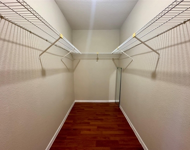 2121 Hepburn Street - Photo Thumbnail 14