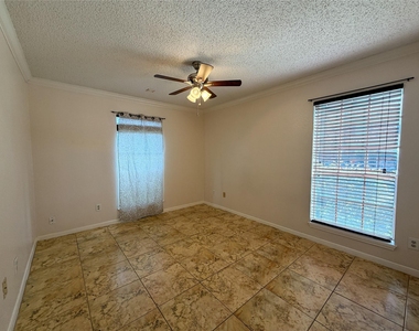 2121 Hepburn Street - Photo Thumbnail 12