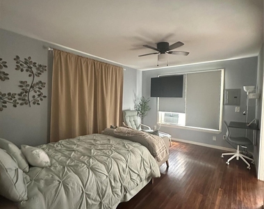 4302 Polk Street - Photo Thumbnail 3