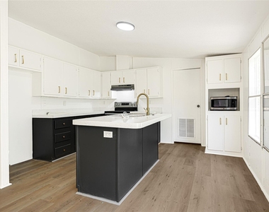 16315 Lone Star Ranch Drive - Photo Thumbnail 10