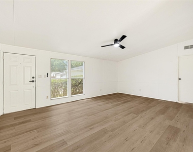 16315 Lone Star Ranch Drive - Photo Thumbnail 8