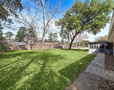 1104 Hillcrest Drive - Photo Thumbnail 15