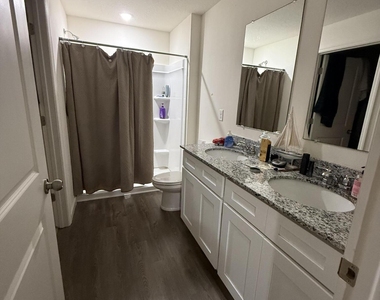 487 Wiltshire Avenue Sw - Photo Thumbnail 12