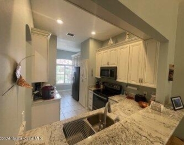 250 Saint Lucie Lane - Photo Thumbnail 5