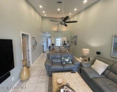 250 Saint Lucie Lane - Photo Thumbnail 7