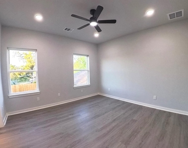 2832 Mansfield Street - Photo Thumbnail 14