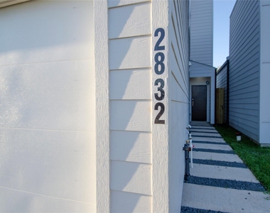 2832 Mansfield Street - Photo Thumbnail 3