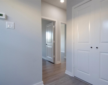 2832 Mansfield Street - Photo Thumbnail 11