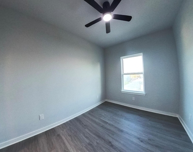 2832 Mansfield Street - Photo Thumbnail 21