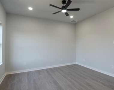 2832 Mansfield Street - Photo Thumbnail 16