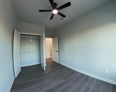 2832 Mansfield Street - Photo Thumbnail 20