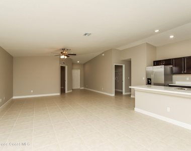 543 Reading Street Se - Photo Thumbnail 1