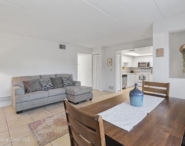 1145 N Shannon Avenue - Photo Thumbnail 8