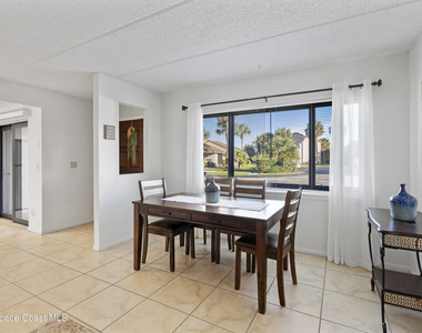 1145 N Shannon Avenue - Photo Thumbnail 7