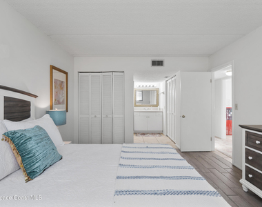 1145 N Shannon Avenue - Photo Thumbnail 18
