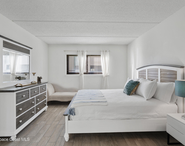 1145 N Shannon Avenue - Photo Thumbnail 17