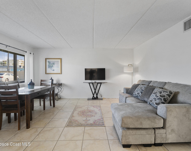 1145 N Shannon Avenue - Photo Thumbnail 5