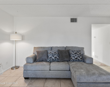 1145 N Shannon Avenue - Photo Thumbnail 10
