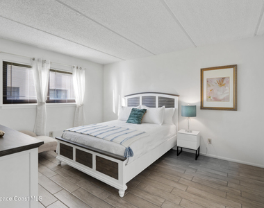 1145 N Shannon Avenue - Photo Thumbnail 16