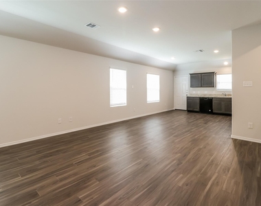 2545 Coho Drive - Photo Thumbnail 6