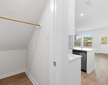 3035 Dovedale Street - Photo Thumbnail 6