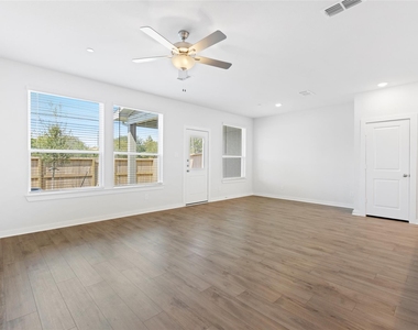 3035 Dovedale Street - Photo Thumbnail 5
