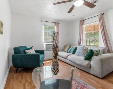 114 Melton Street - Photo Thumbnail 5