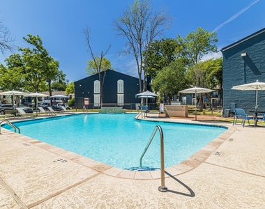 200 Hallow Tree Lane - Photo Thumbnail 2