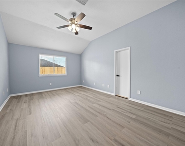 6627 Greenhouse Rd - Photo Thumbnail 12