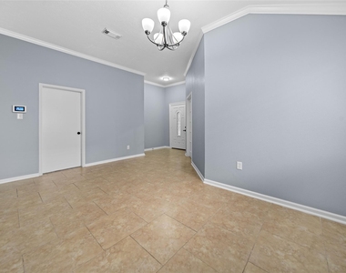 6627 Greenhouse Rd - Photo Thumbnail 4