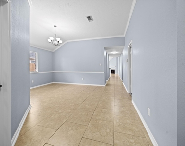 6627 Greenhouse Rd - Photo Thumbnail 2