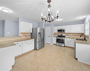 6627 Greenhouse Rd - Photo Thumbnail 6