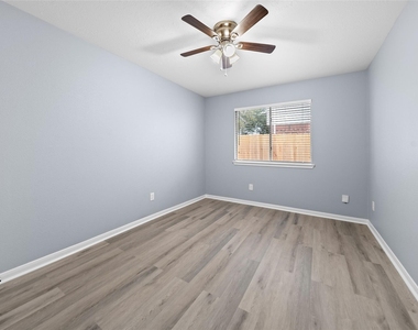 6627 Greenhouse Rd - Photo Thumbnail 9