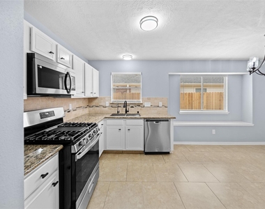 6627 Greenhouse Rd - Photo Thumbnail 15