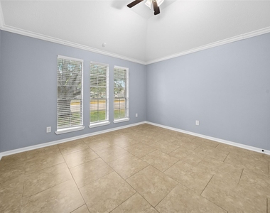 6627 Greenhouse Rd - Photo Thumbnail 5