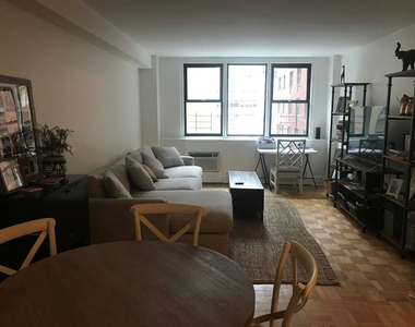 East 79th Street - Photo Thumbnail 2