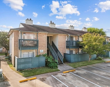250 El Dorado Boulevard - Photo Thumbnail 20