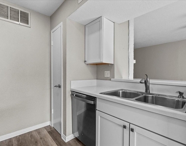 250 El Dorado Boulevard - Photo Thumbnail 8