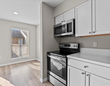 250 El Dorado Boulevard - Photo Thumbnail 9