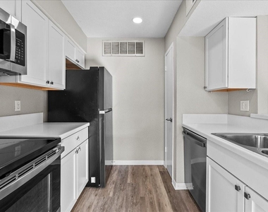 250 El Dorado Boulevard - Photo Thumbnail 7
