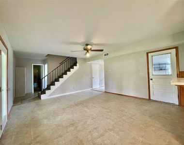 509 Dwyer Street - Photo Thumbnail 10