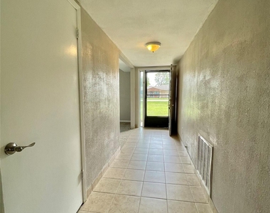 509 Dwyer Street - Photo Thumbnail 4