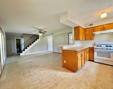 509 Dwyer Street - Photo Thumbnail 9