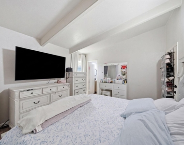 4102 Sherwood Lane - Photo Thumbnail 15