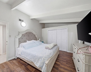 4102 Sherwood Lane - Photo Thumbnail 14
